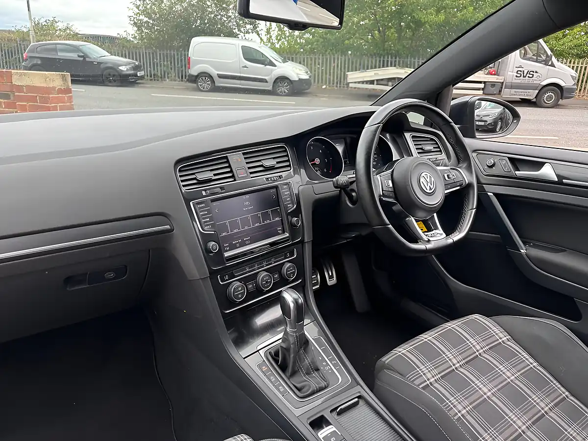 Used 2014 Volkswagen Golf Bluemotion Tech Gtd Grey - Interior and Exterior details 15