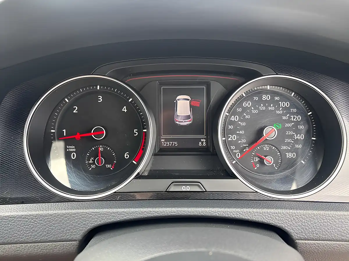 Used 2014 Volkswagen Golf Bluemotion Tech Gtd Grey - Interior and Exterior details 16