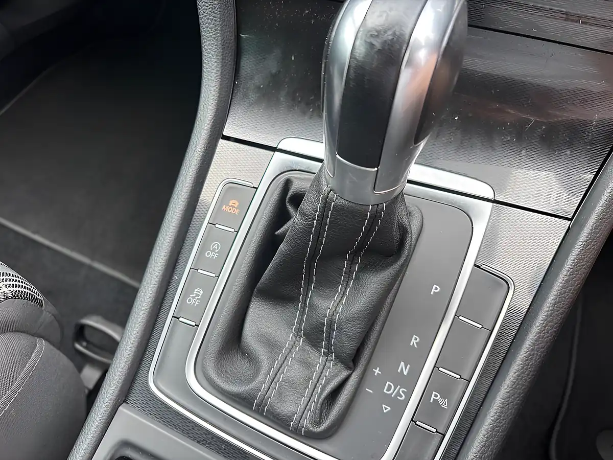 Used 2014 Volkswagen Golf Bluemotion Tech Gtd Grey - Interior and Exterior details 18