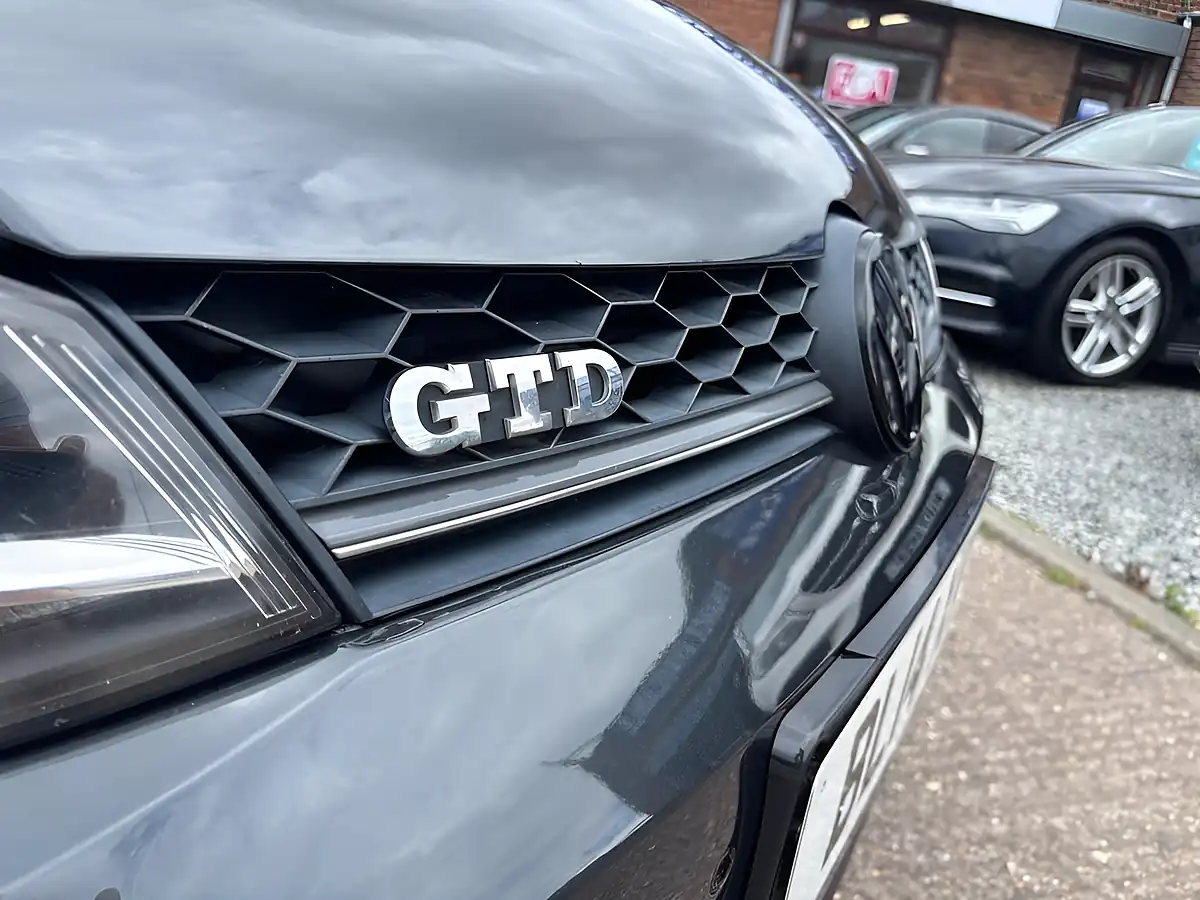 Used 2014 Volkswagen Golf Bluemotion Tech Gtd Grey - Interior and Exterior details 6