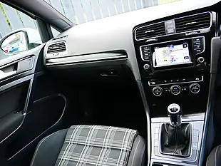 Used 2014 Volkswagen Golf Bluemotion Tech Gtd White - Interior and Exterior details 11