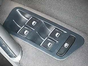 Used 2014 Volkswagen Golf Bluemotion Tech Gtd White - Interior and Exterior details 15