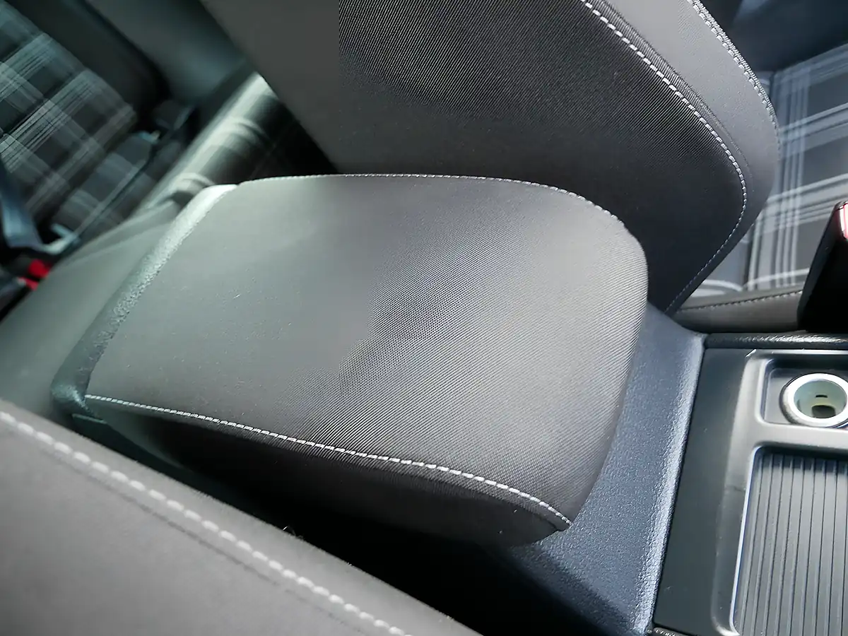 Used 2014 Volkswagen Golf Bluemotion Tech Gtd White - Interior and Exterior details 17