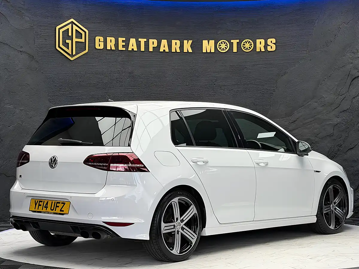 Used 2014 Volkswagen Golf Bluemotion Tech R 4Motion White - Interior and Exterior details 5