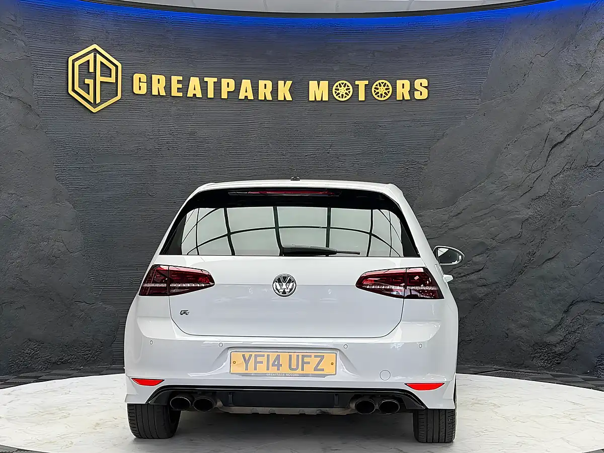 Used 2014 Volkswagen Golf Bluemotion Tech R 4Motion White - Interior and Exterior details 6
