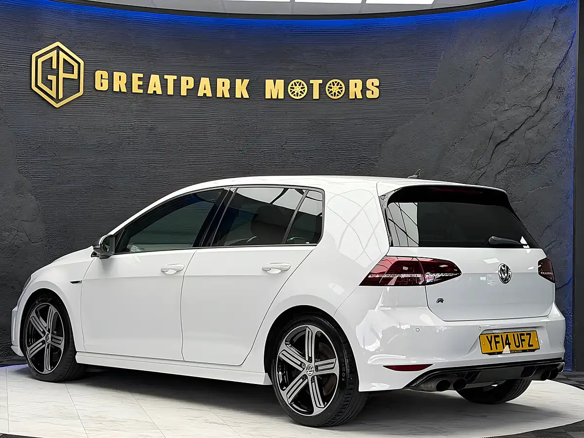 Used 2014 Volkswagen Golf Bluemotion Tech R 4Motion White - Interior and Exterior details 7