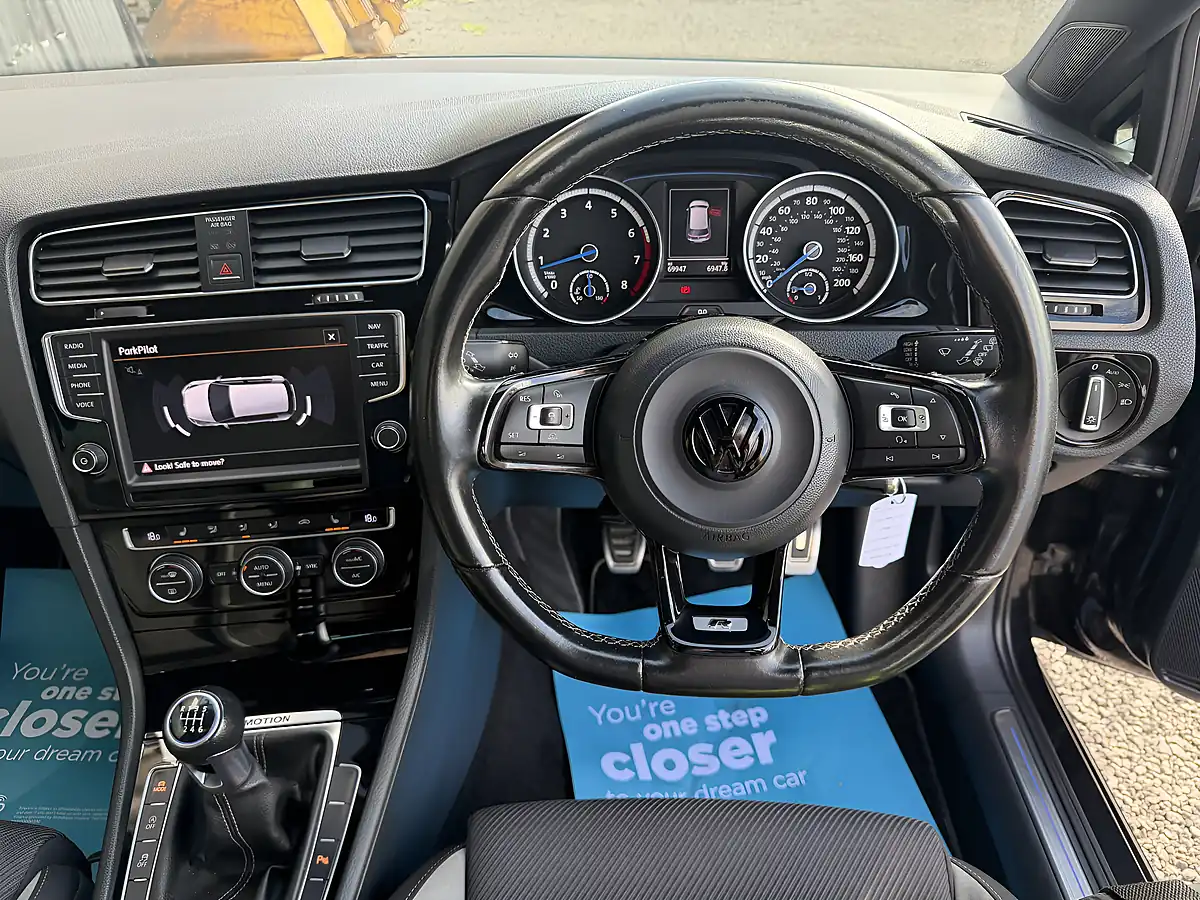 Used 2014 Volkswagen Golf Bluemotion Tech R Black - Interior and Exterior details 13