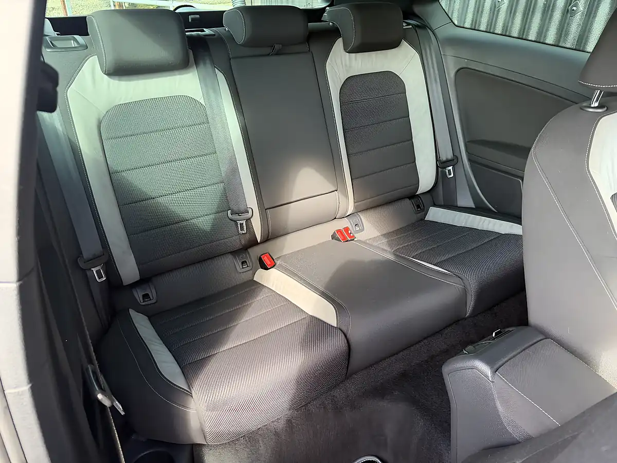 Used 2014 Volkswagen Golf Bluemotion Tech R Black - Interior and Exterior details 19