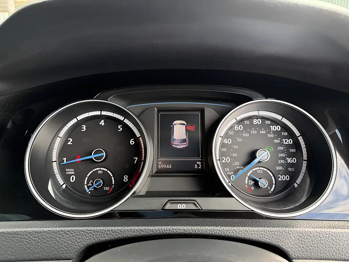 Used 2014 Volkswagen Golf Bluemotion Tech R Blue - Interior and Exterior details 14