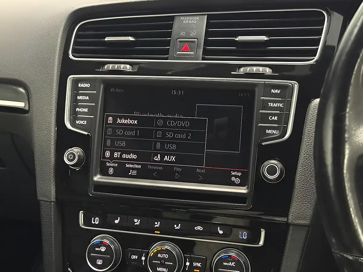 Used 2014 Volkswagen Golf Bluemotion Tech R Blue - Interior and Exterior details 18