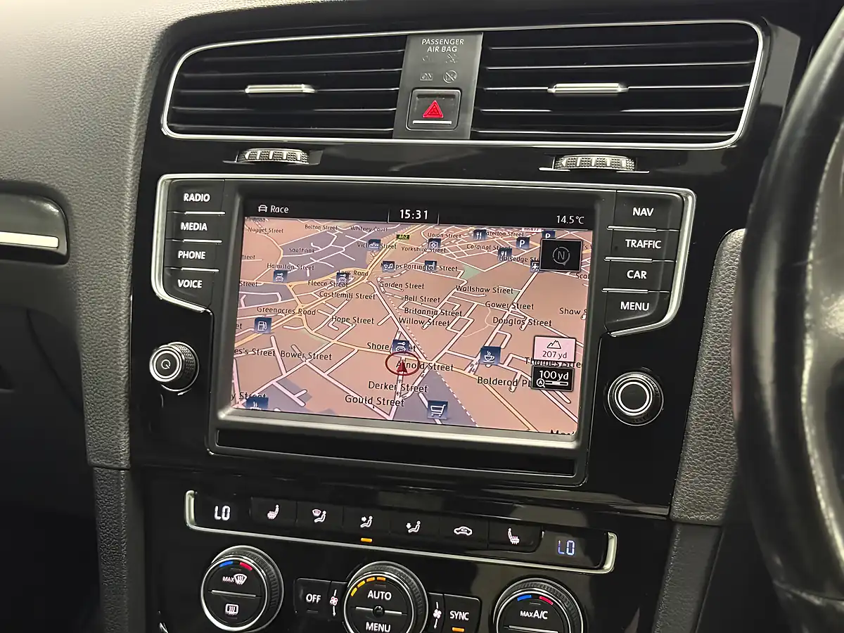 Used 2014 Volkswagen Golf Bluemotion Tech R Blue - Interior and Exterior details 19