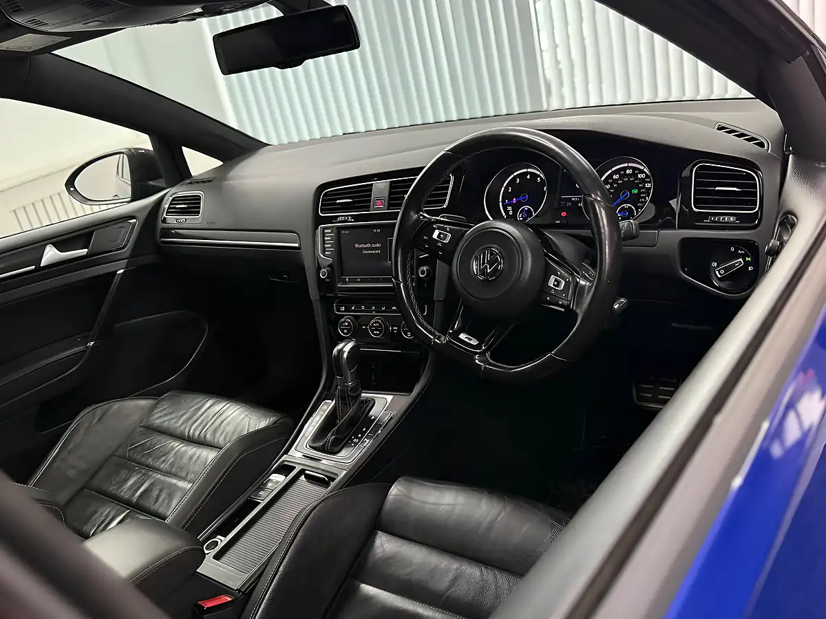 Used 2014 Volkswagen Golf Bluemotion Tech R Blue - Interior and Exterior details 2