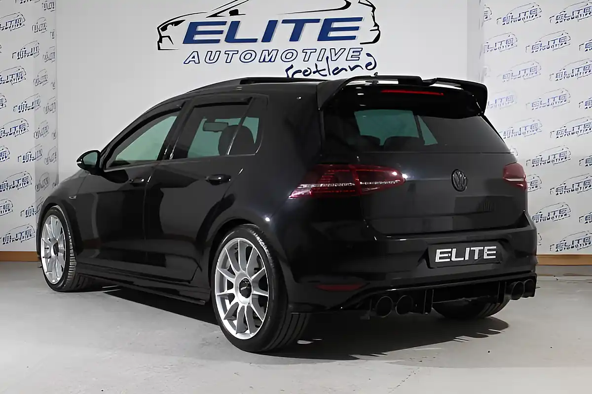 Used 2014 Volkswagen Golf Bluemotion Tech R Deep Black - Interior and Exterior details 10