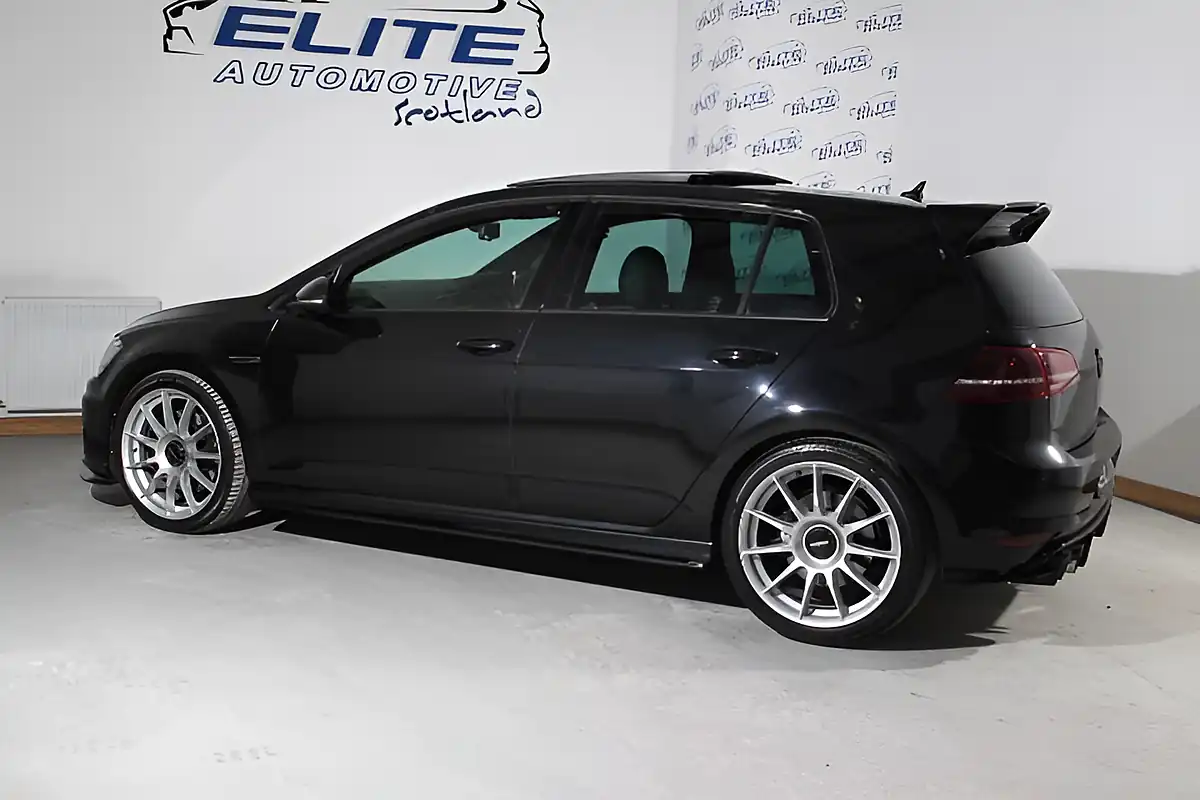 Used 2014 Volkswagen Golf Bluemotion Tech R Deep Black - Interior and Exterior details 11