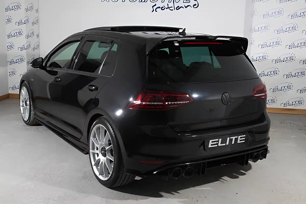 Used 2014 Volkswagen Golf Bluemotion Tech R Deep Black - Interior and Exterior details 14