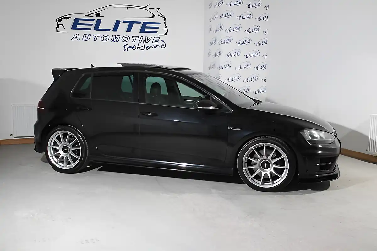 Used 2014 Volkswagen Golf Bluemotion Tech R Deep Black - Interior and Exterior details 2