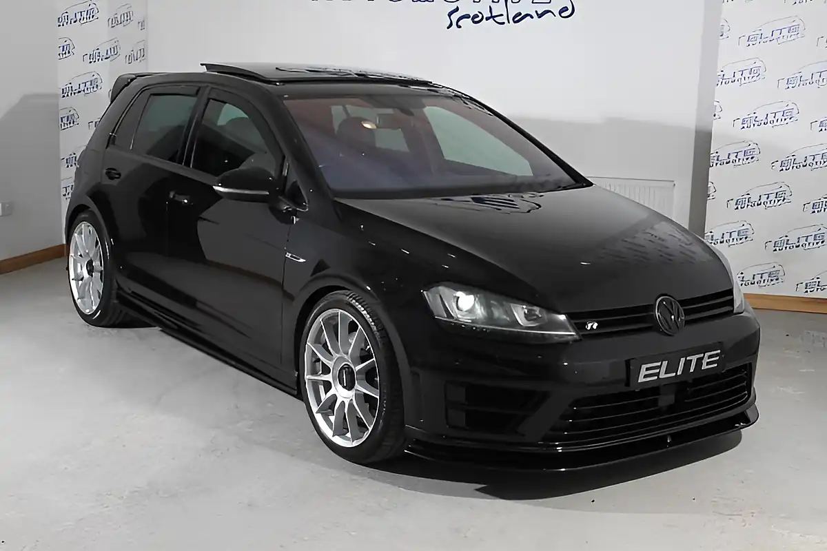 Used 2014 Volkswagen Golf Bluemotion Tech R Deep Black - Interior and Exterior details 3
