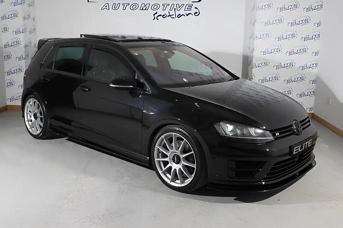 Used 2014 Volkswagen Golf Bluemotion Tech R Deep Black - Interior and Exterior details 8