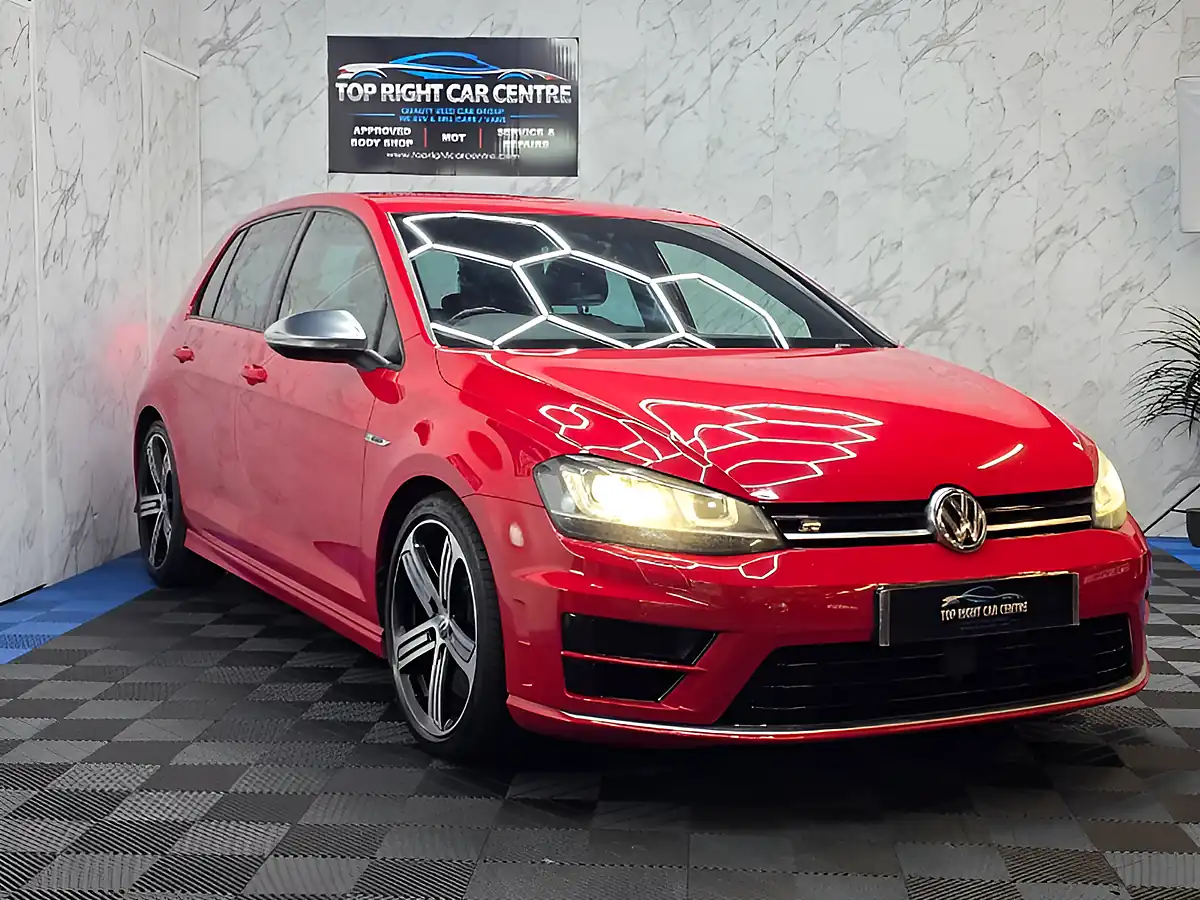 Used 2014 Volkswagen Golf Bluemotion Tech R Red - Front View