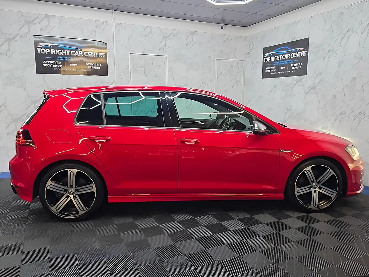 Used 2014 Volkswagen Golf Bluemotion Tech R Red - Interior and Exterior details 10