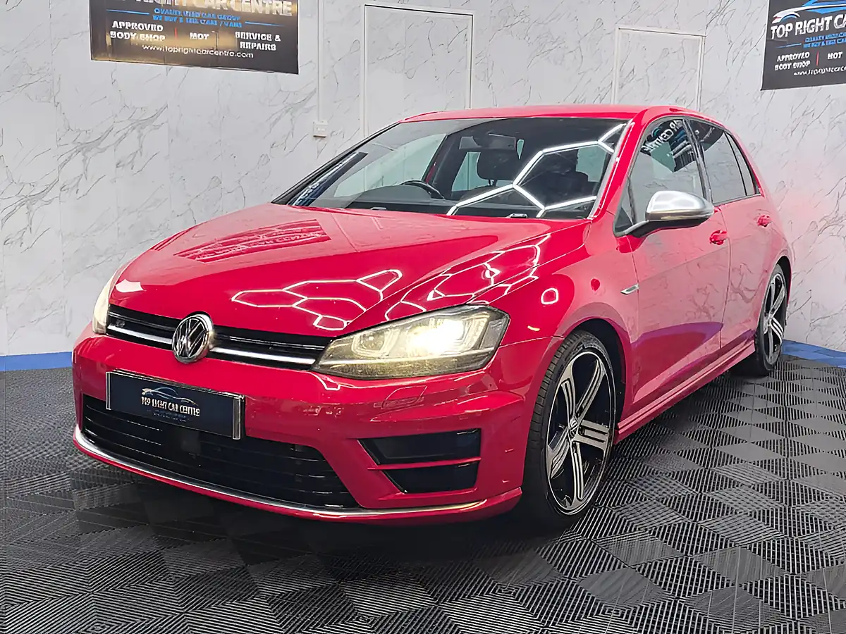 Used 2014 Volkswagen Golf Bluemotion Tech R Red - Interior and Exterior details 5
