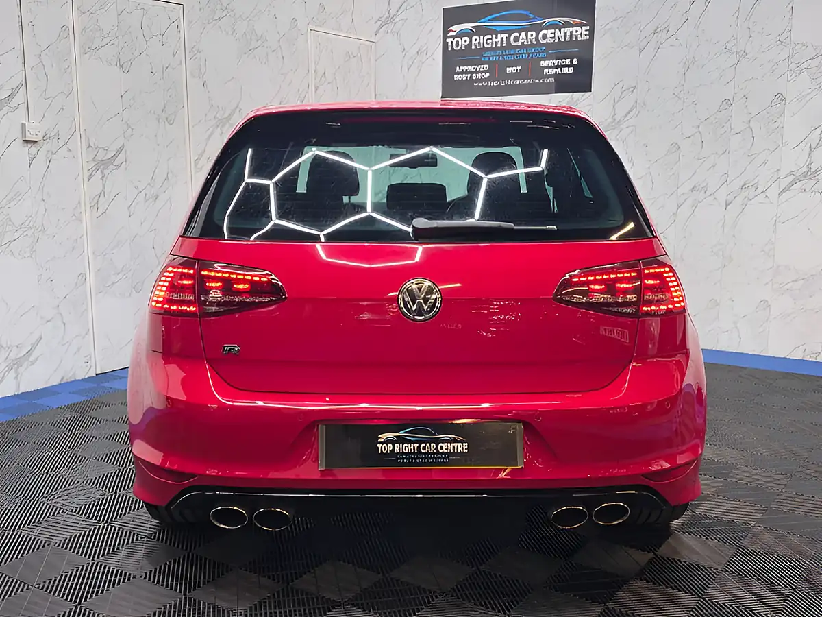 Used 2014 Volkswagen Golf Bluemotion Tech R Red - Interior and Exterior details 6