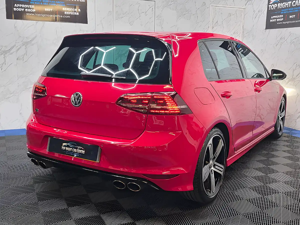 Used 2014 Volkswagen Golf Bluemotion Tech R Red - Interior and Exterior details 7