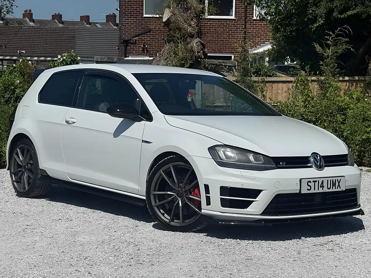Used 2014 Volkswagen Golf Bluemotion Tech R White - Front View