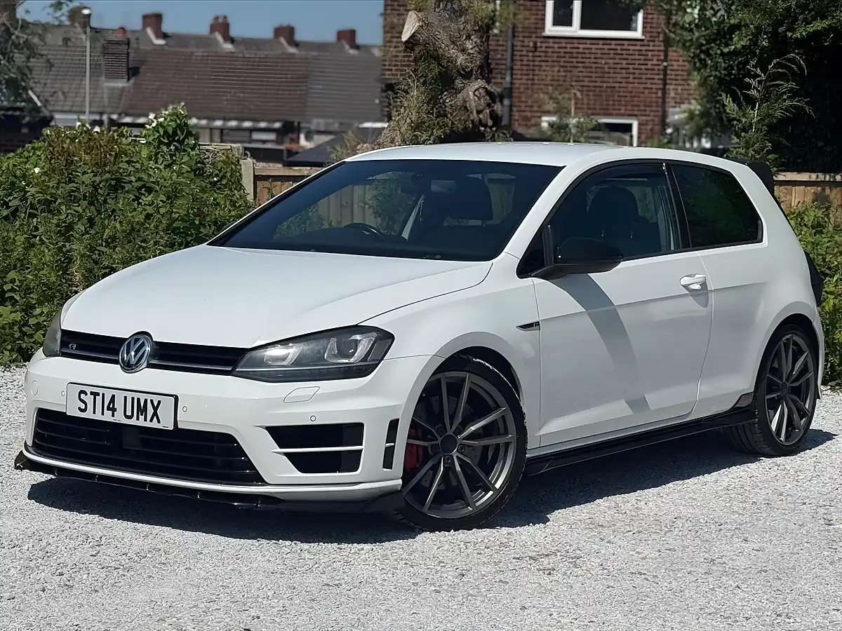 Used 2014 Volkswagen Golf Bluemotion Tech R White - Interior and Exterior details 2