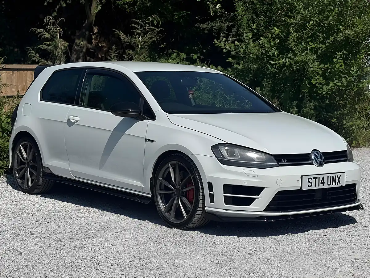 Used 2014 Volkswagen Golf Bluemotion Tech R White - Interior and Exterior details 3