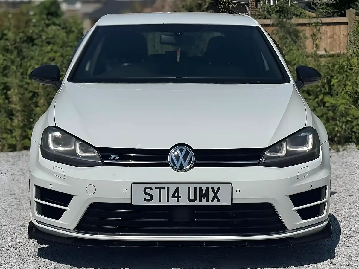 Used 2014 Volkswagen Golf Bluemotion Tech R White - Interior and Exterior details 5