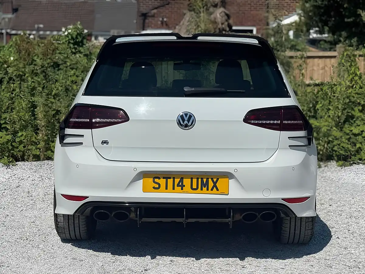 Used 2014 Volkswagen Golf Bluemotion Tech R White - Interior and Exterior details 8