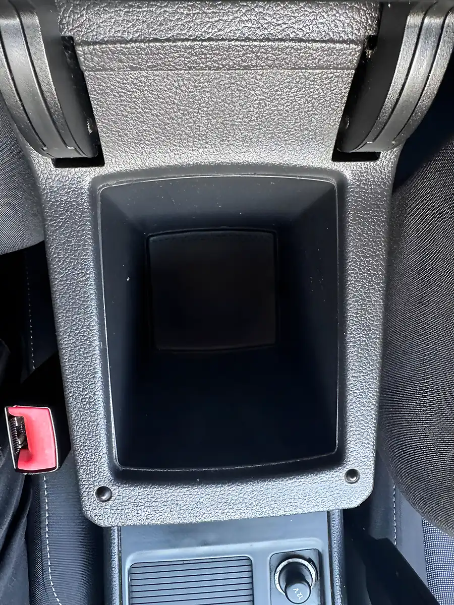 Used 2014 Volkswagen Golf Bluemotion Tech S Euro 5 Black - Interior and Exterior details 19
