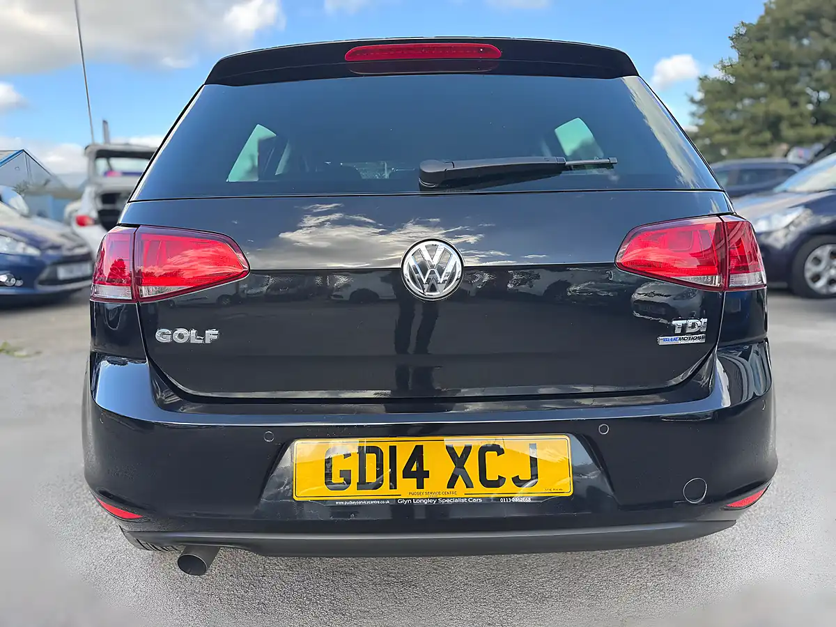 Used 2014 Volkswagen Golf Bluemotion Tech S Euro 5 Black - Interior and Exterior details 8