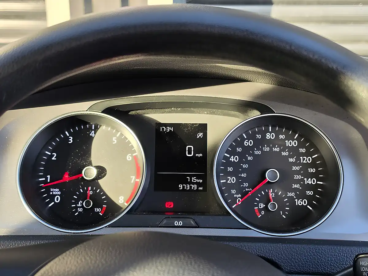 Used 2014 Volkswagen Golf Bluemotion Tech S Silver - Interior and Exterior details 11