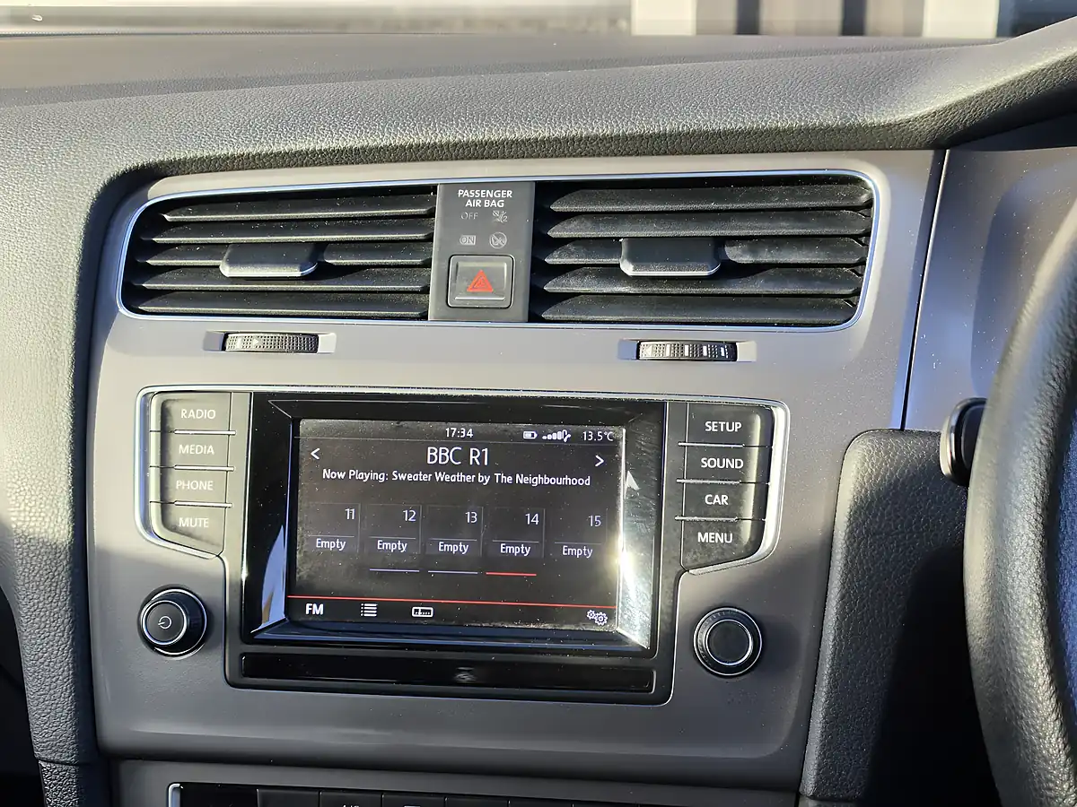 Used 2014 Volkswagen Golf Bluemotion Tech S Silver - Interior and Exterior details 12