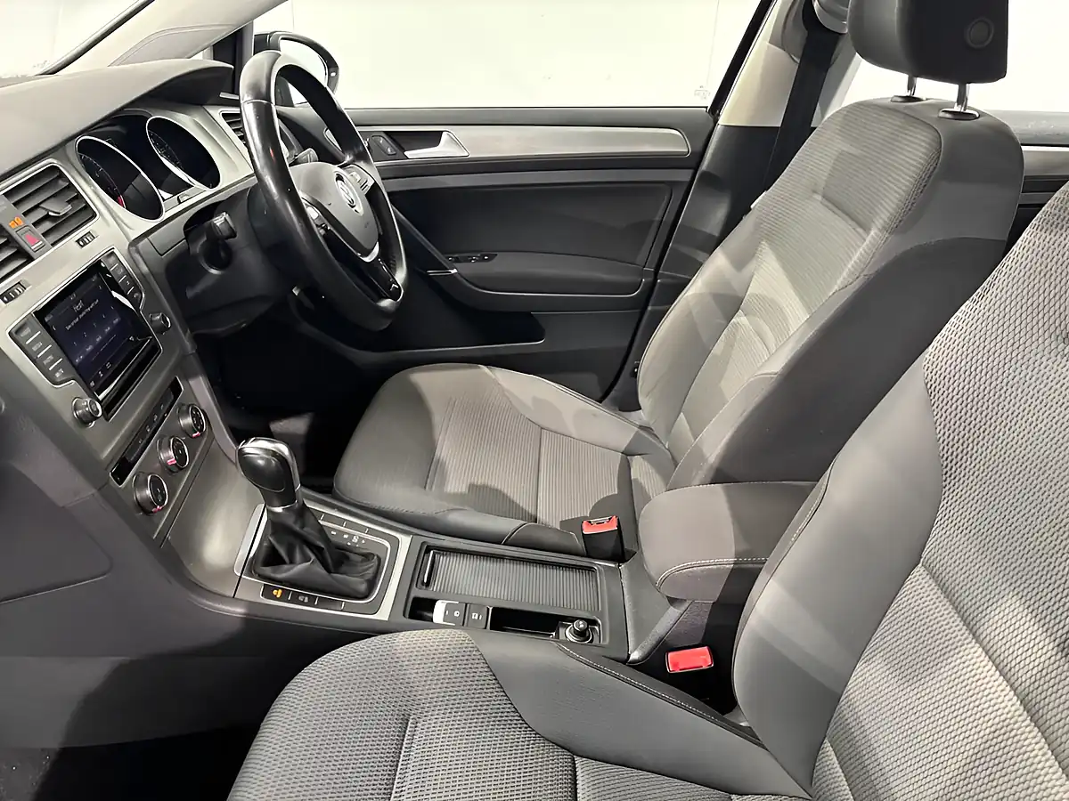 Used 2014 Volkswagen Golf Bluemotion Tech Se Black - Interior and Exterior details 10