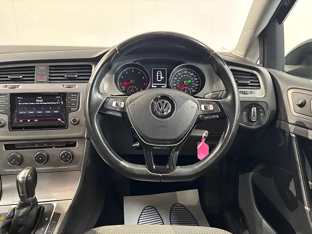 Used 2014 Volkswagen Golf Bluemotion Tech Se Black - Interior and Exterior details 13