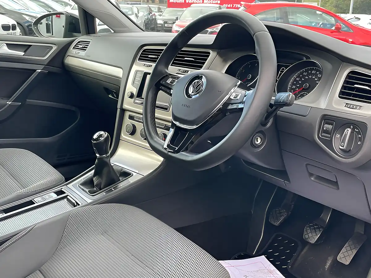 Used 2014 Volkswagen Golf Bluemotion Tech Se Black - Interior and Exterior details 11