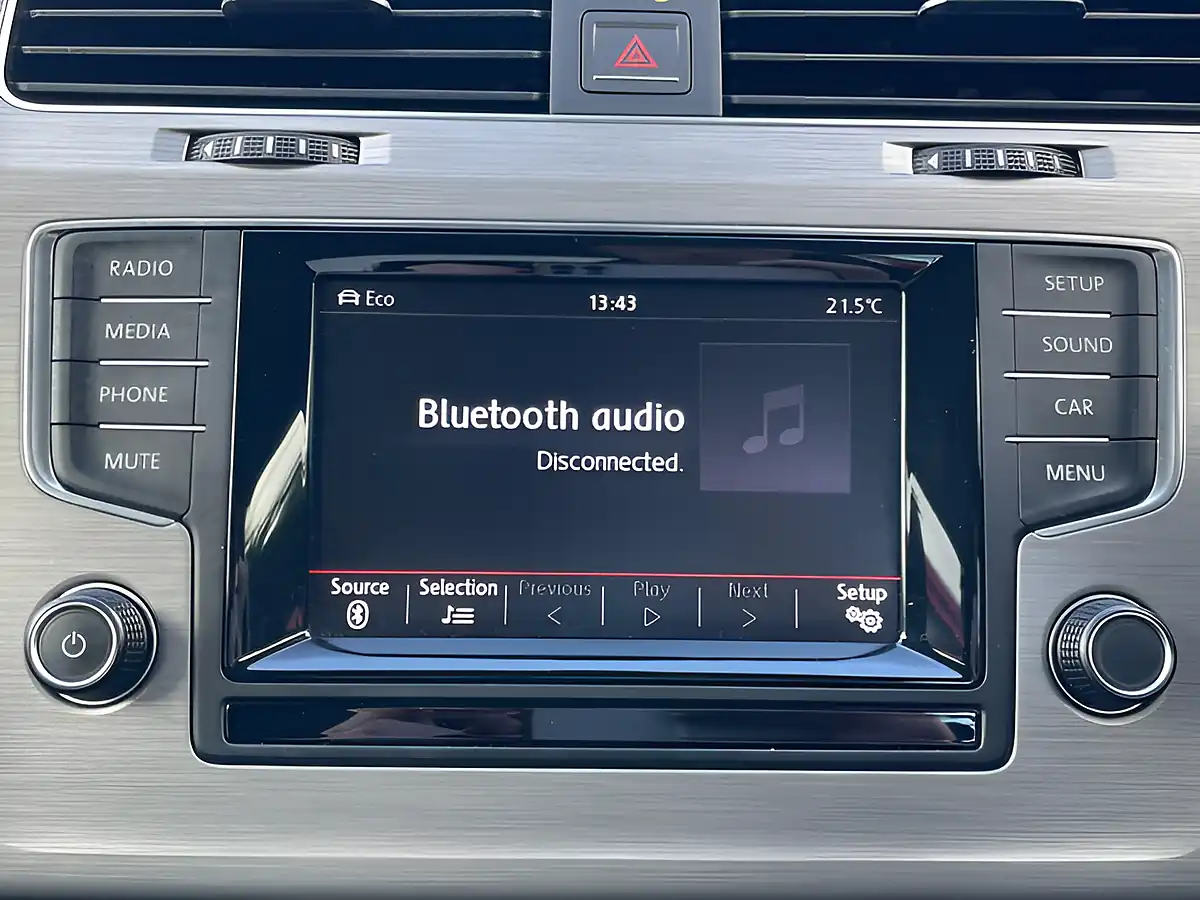 Used 2014 Volkswagen Golf Bluemotion Tech Se Black - Interior and Exterior details 16