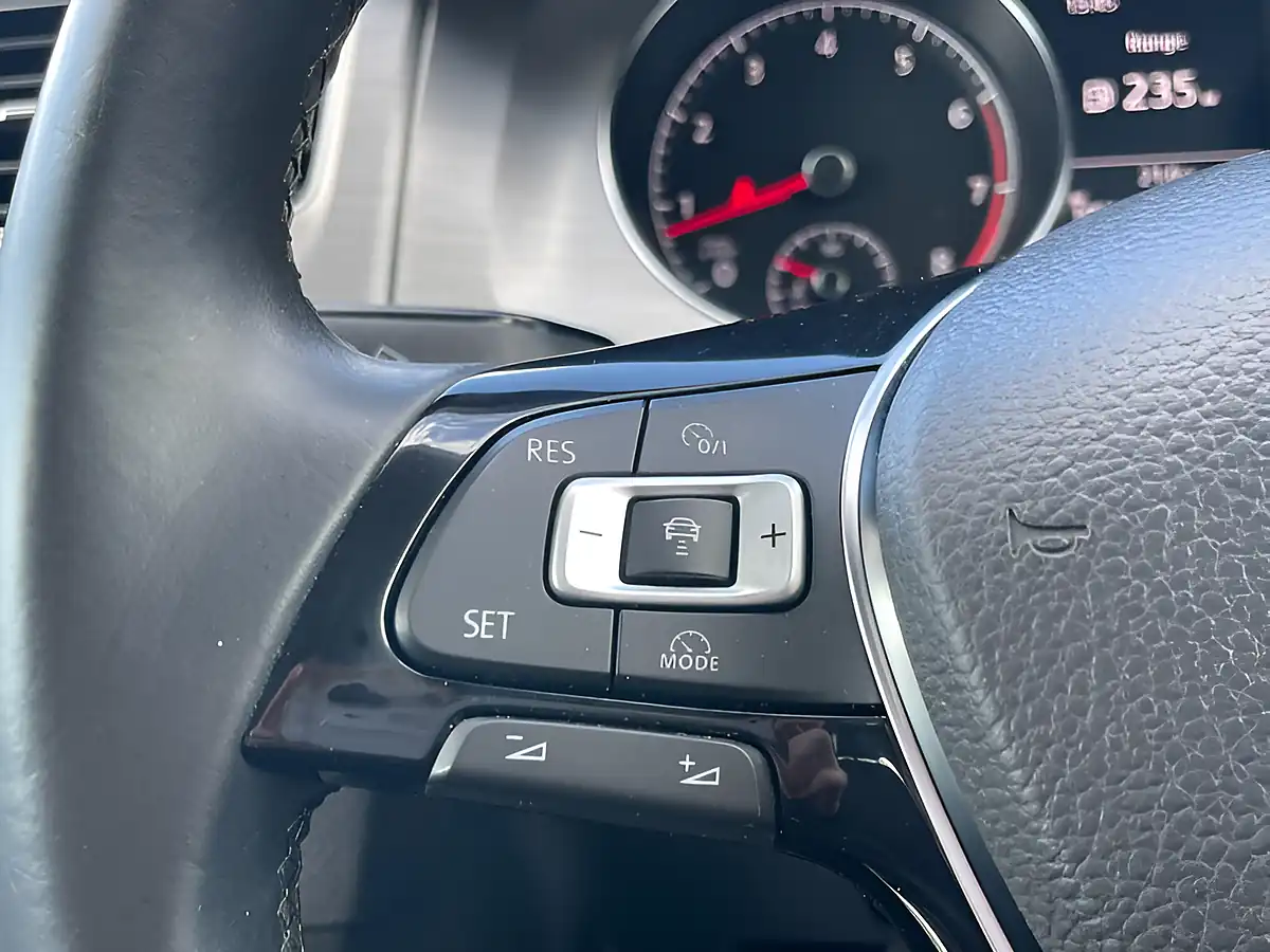Used 2014 Volkswagen Golf Bluemotion Tech Se Black - Interior and Exterior details 20