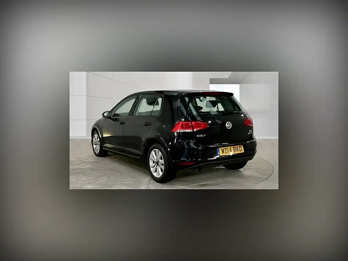 Used 2014 Volkswagen Golf Bluemotion Tech Se Black - Interior and Exterior details 3