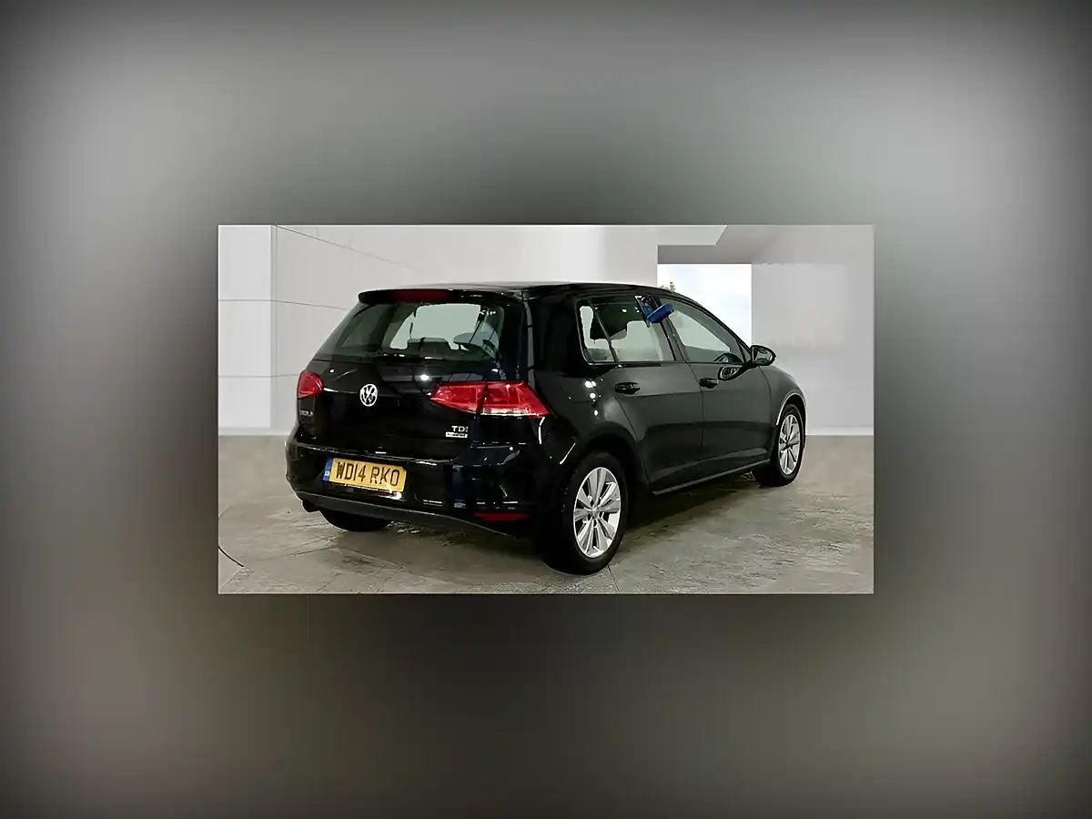 Used 2014 Volkswagen Golf Bluemotion Tech Se Black - Interior and Exterior details 4