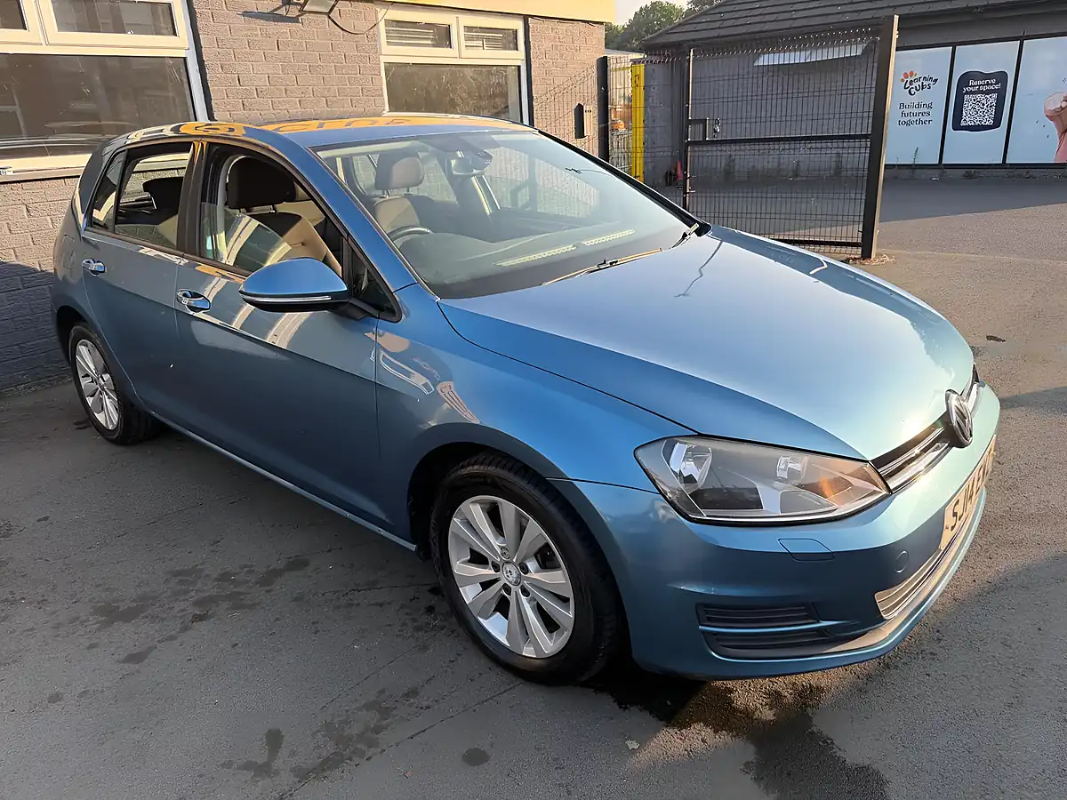 Used 2014 Volkswagen Golf Bluemotion Tech Se Blue - Interior and Exterior details 10