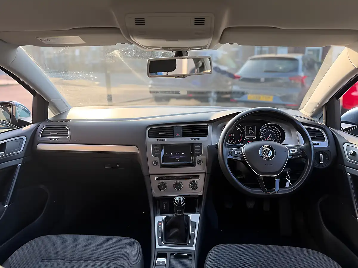 Used 2014 Volkswagen Golf Bluemotion Tech Se Blue - Interior and Exterior details 19