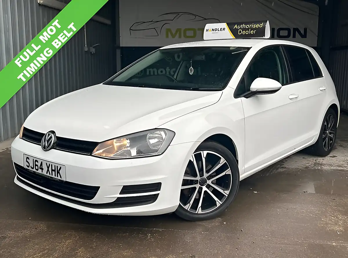 Used 2014 Volkswagen Golf Bluemotion Tech Se White - Front View