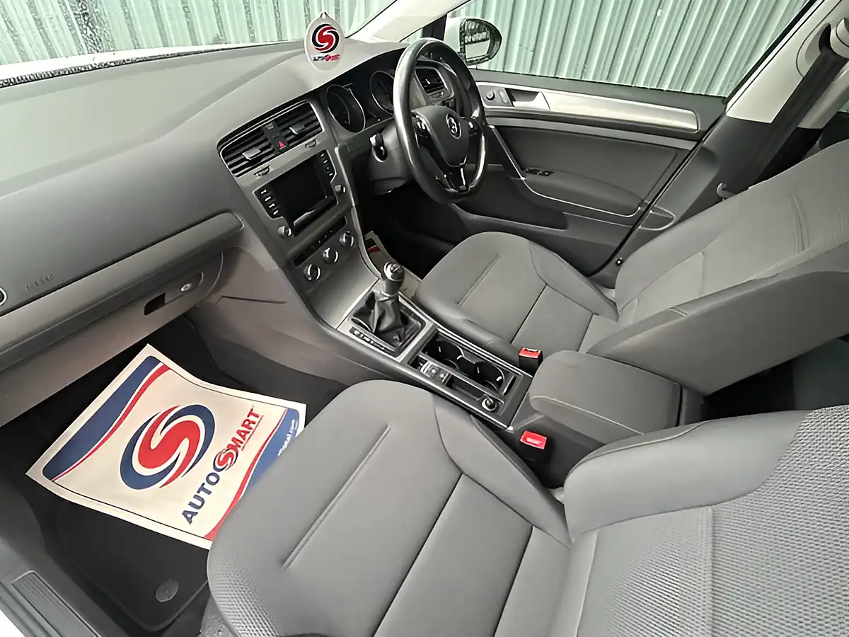Used 2014 Volkswagen Golf Bluemotion Tech Se White - Interior and Exterior details 15