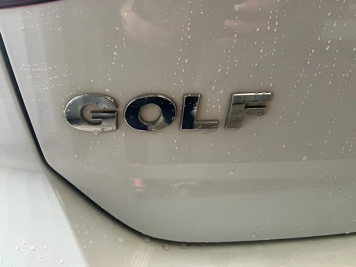 Used 2014 Volkswagen Golf Bluemotion Tech Se White - Interior and Exterior details 5