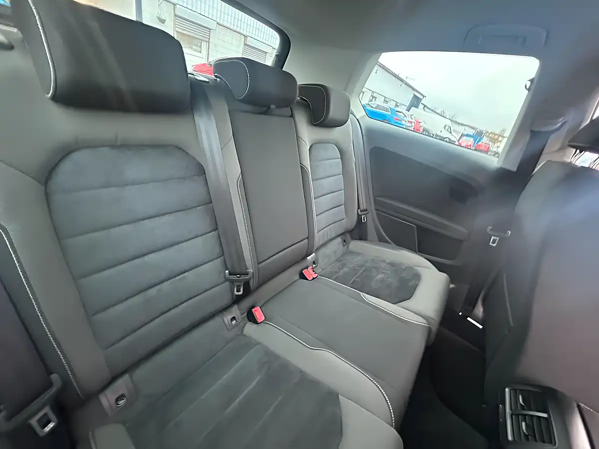 Used 2014 Volkswagen Golf GT Blue - Interior and Exterior details 14