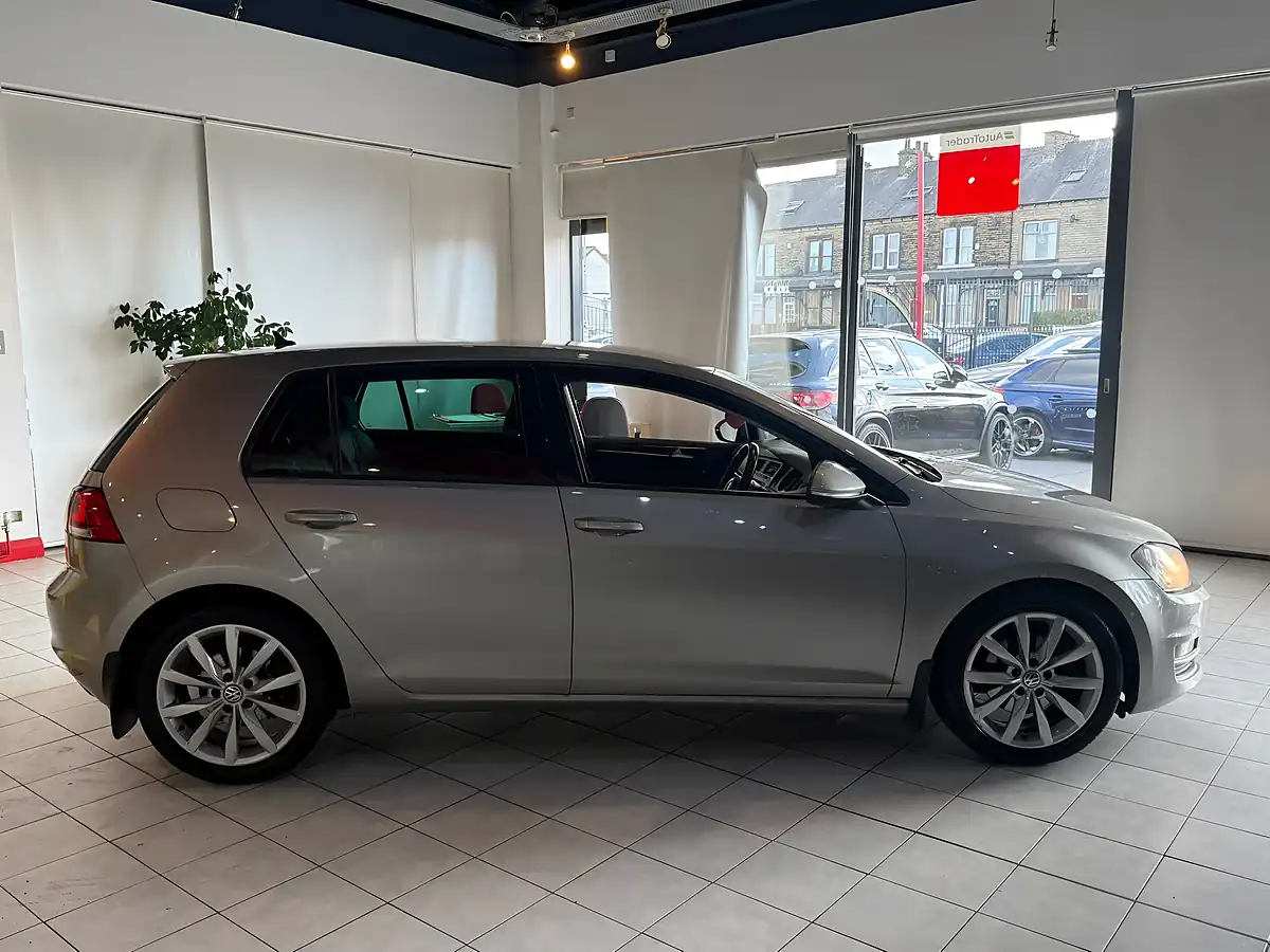 Used 2014 Volkswagen Golf GT Silver - Interior and Exterior details 10